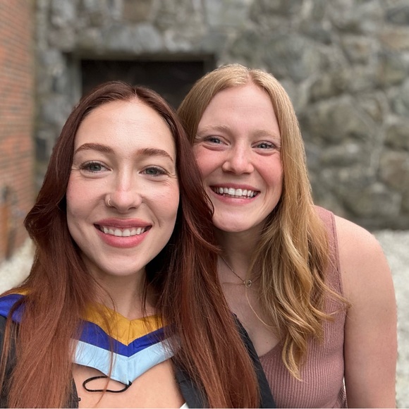 Meet your Posher, Gabrielle - Picture 1 of 1